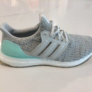 Adidas Ultra Boost Women’s Carbon Clear Mint shoes